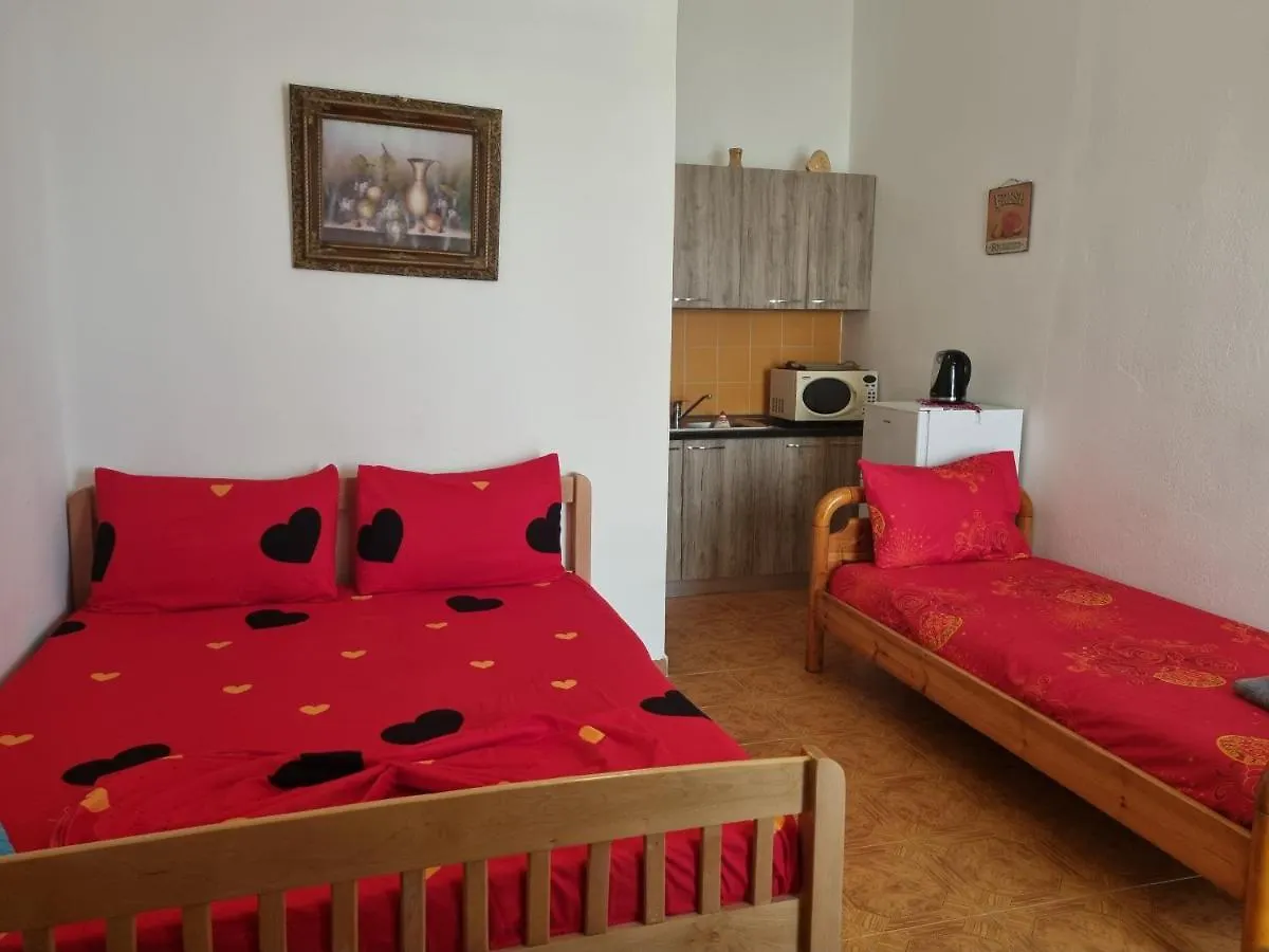 Apartments 4 Steps From The Sea Durrës